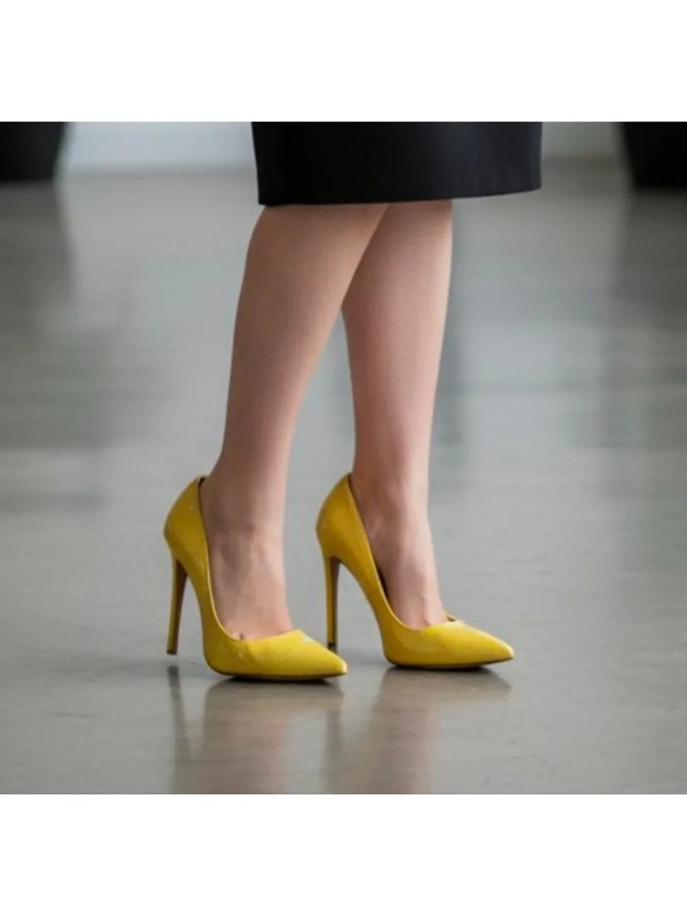 Yellow High Heel Pumps With Faux Snakeskin Texture & Pointed Toe Design
